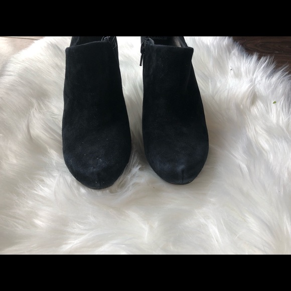 Like new Genuine leather boots ankle booties - Picture 7 of 15